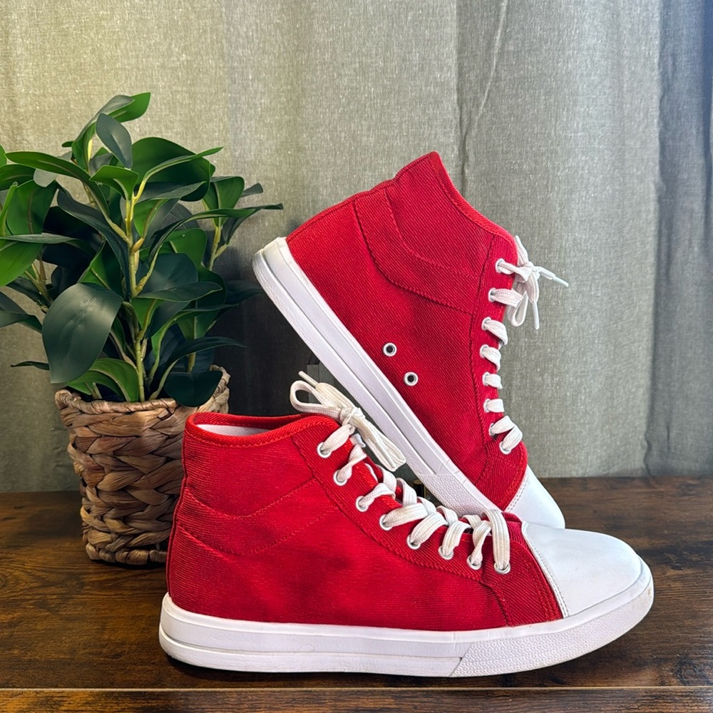 Men's Casual High Top Canvas Shies Lightweight Comfortable Red Sneakers Size 9.5
